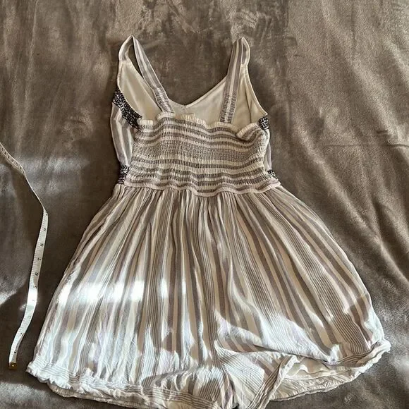 Japna short romper. Size small - Picture 4 of 6